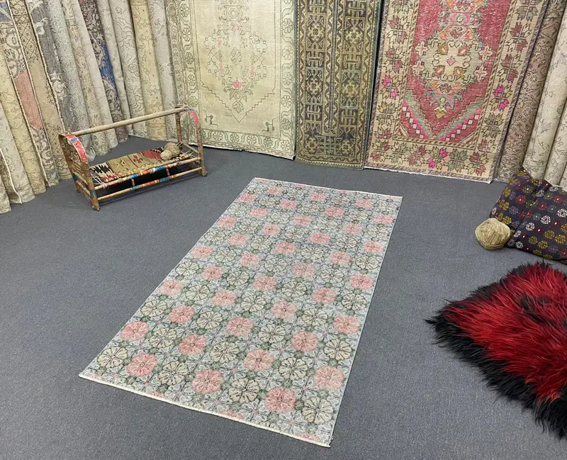 Rosa Teppich mit grünem Blumenmuster, 3,4 x 6,3 Fuß