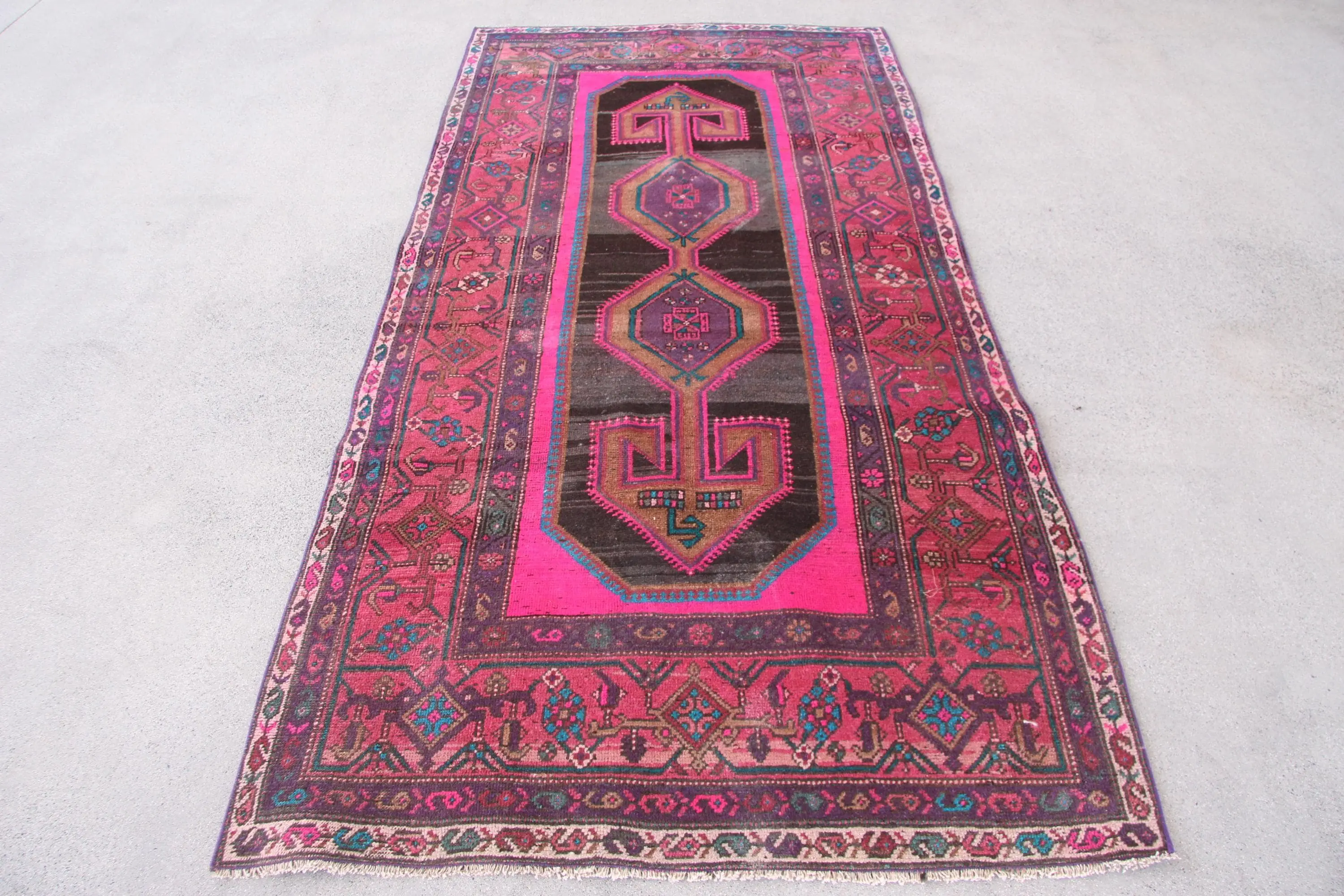 3,9 x 7,8 ft großer Vintage-Teppich, rot gepunkteter türkischer Teppich - 1