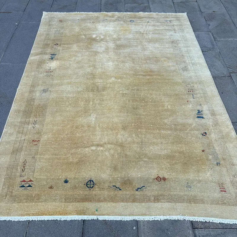 Elegant Beige & Green Rug, 5.5x7.7 ft Striped Geometric