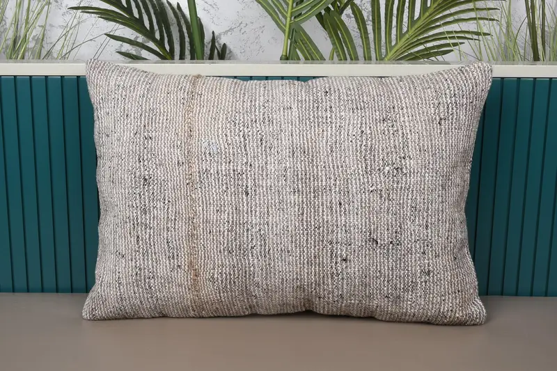 Gri & Bej Güneybatı Kırlent, 16x24 Nakışlı Dikdörtgen Yastık