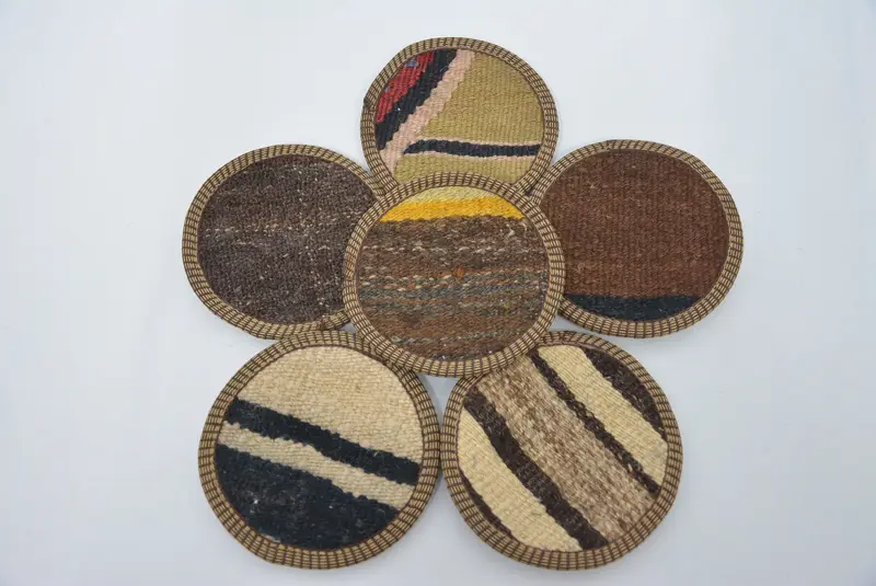 Böhmischer runder Untersetzer, ethnischer Untersetzer in Braun und Beige