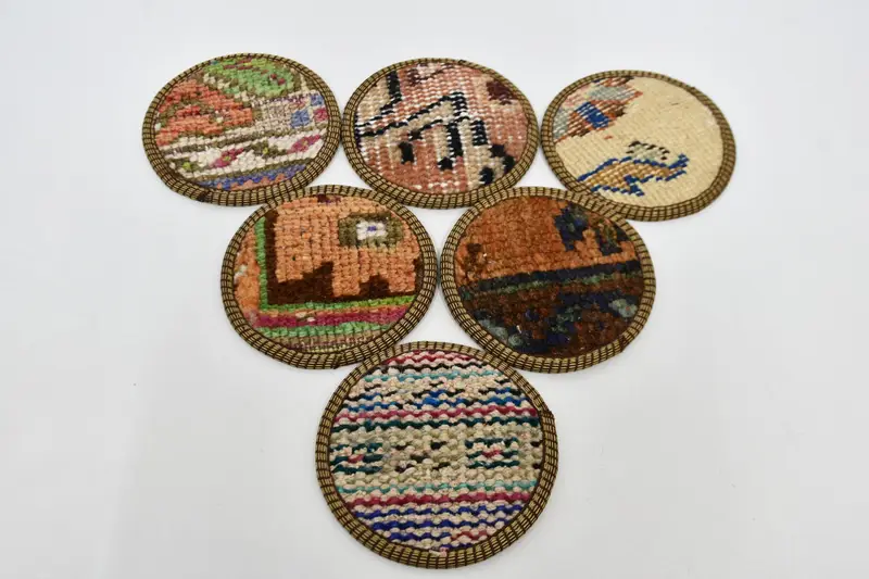 Böhmisches rundes Untersetzer-Set, Untersetzer in Orange und Beige