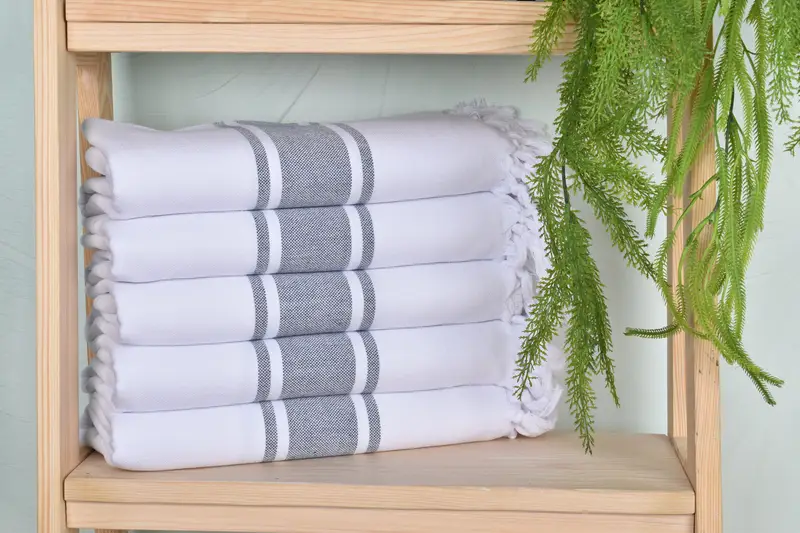 Guest Towel, 70x40 Cotton Striped Towel, Monogrammed Beach Towel, Personalized Gift For Her, Sand-Resistant Peshtemal, Travel towel, Bath towel - 1