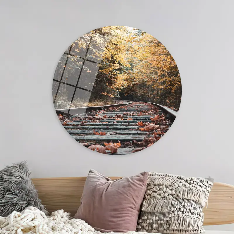 秋の鉄道キャンバス: 自然の風景を鮮やかなプリントで表現