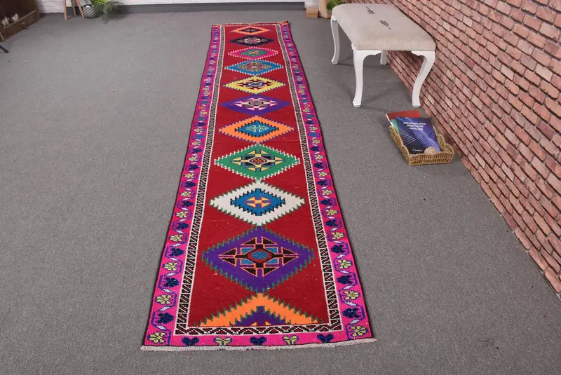 Türkischer 2,6x12,7 ft Teppich, Läufer Vintage Teppich, roter floraler Wollteppich - 1