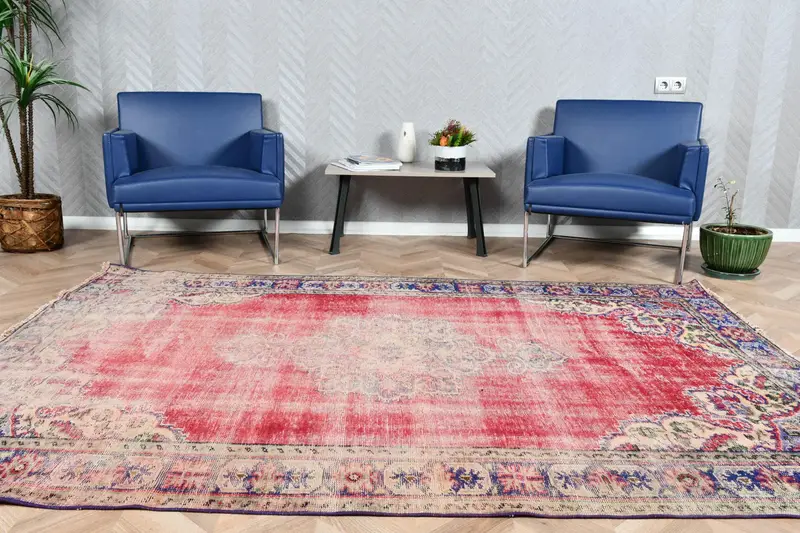 Vintage 5,6x8,2 ft Teppich, türkischer Oushak-Teppich, roter Patchwork-Wollteppich - 1