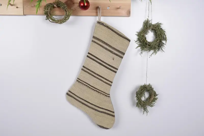 お祝いキリムクリスマスオーナメントストッキング、居心地の良いホリデーチャームストッキング