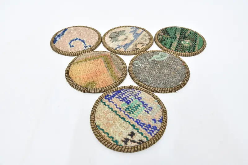 Runde Untersetzer in Bohemian-Grün und Bronze, stilvolle Bohemian-Untersetzer