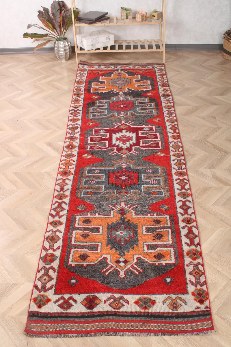 Türk Vintage Halı 3x10.5 ft, Kırmızı Herki Geometrik Halı - 1