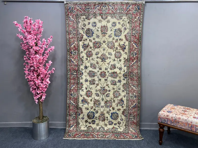 Kırmızı Desenli Zarif Beyaz Halı, 3,8x7,1 ft