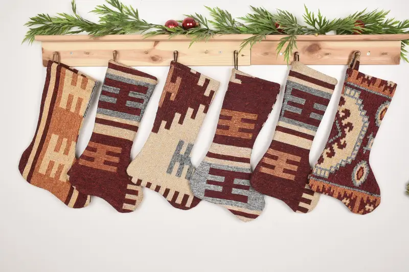 Şenlikli Kilim Noel Süsleri Deseni, 7 İnç Dokuma Çorap