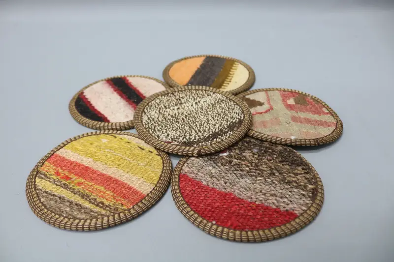 Rotes und gelbes Untersetzer-Set, rutschfeste gestreifte Untersetzer