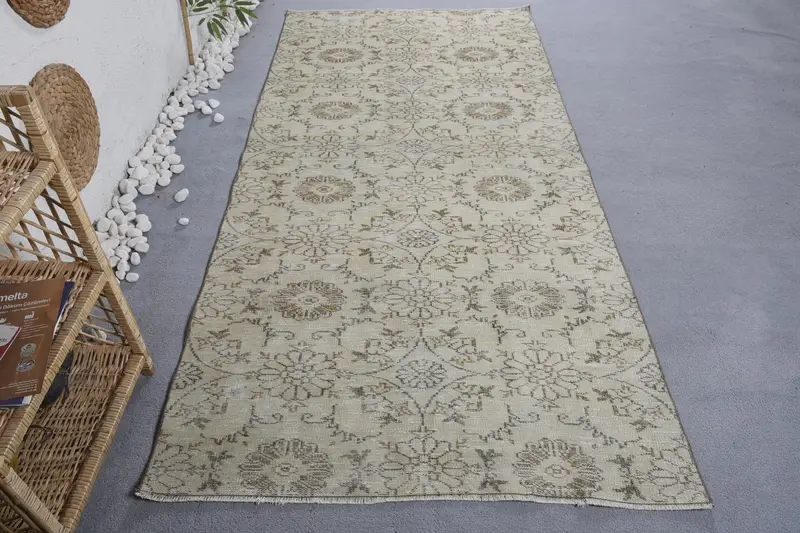 Elegant Green Floral Rug, 4,2x8,7 ft Chic Decor