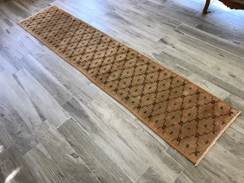 Turuncu Halı, 1,83x8,92 ft - Modern Elegance