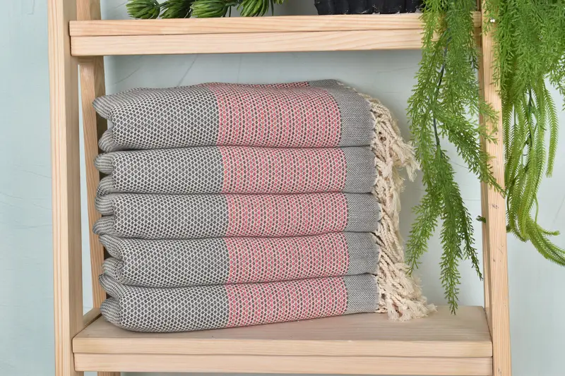 Home Decor Geometric Towel Dark Gray-Dark Pink Cotton 40x71 Inches