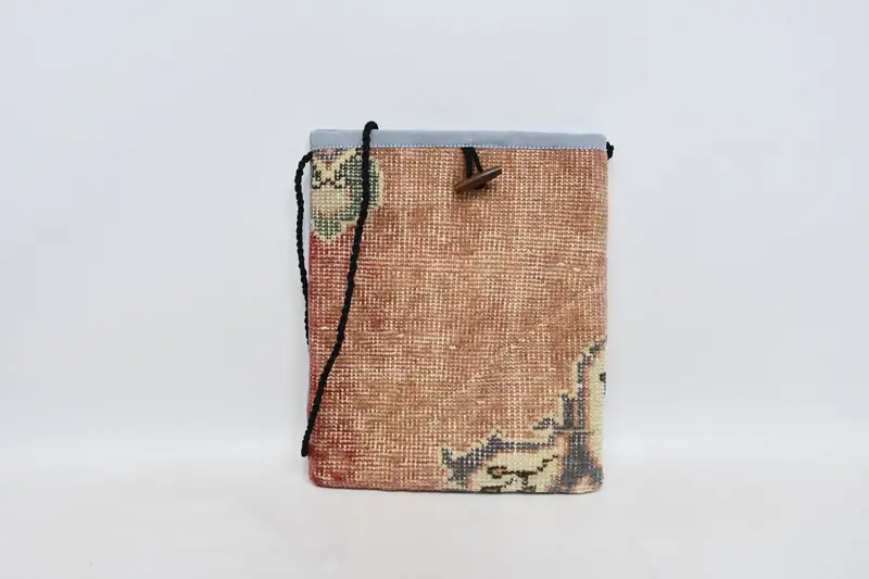 調節可能なストラップ付きアールデコ調キリムバッグ、ヴィンテージモチーフクロスボディバッグ