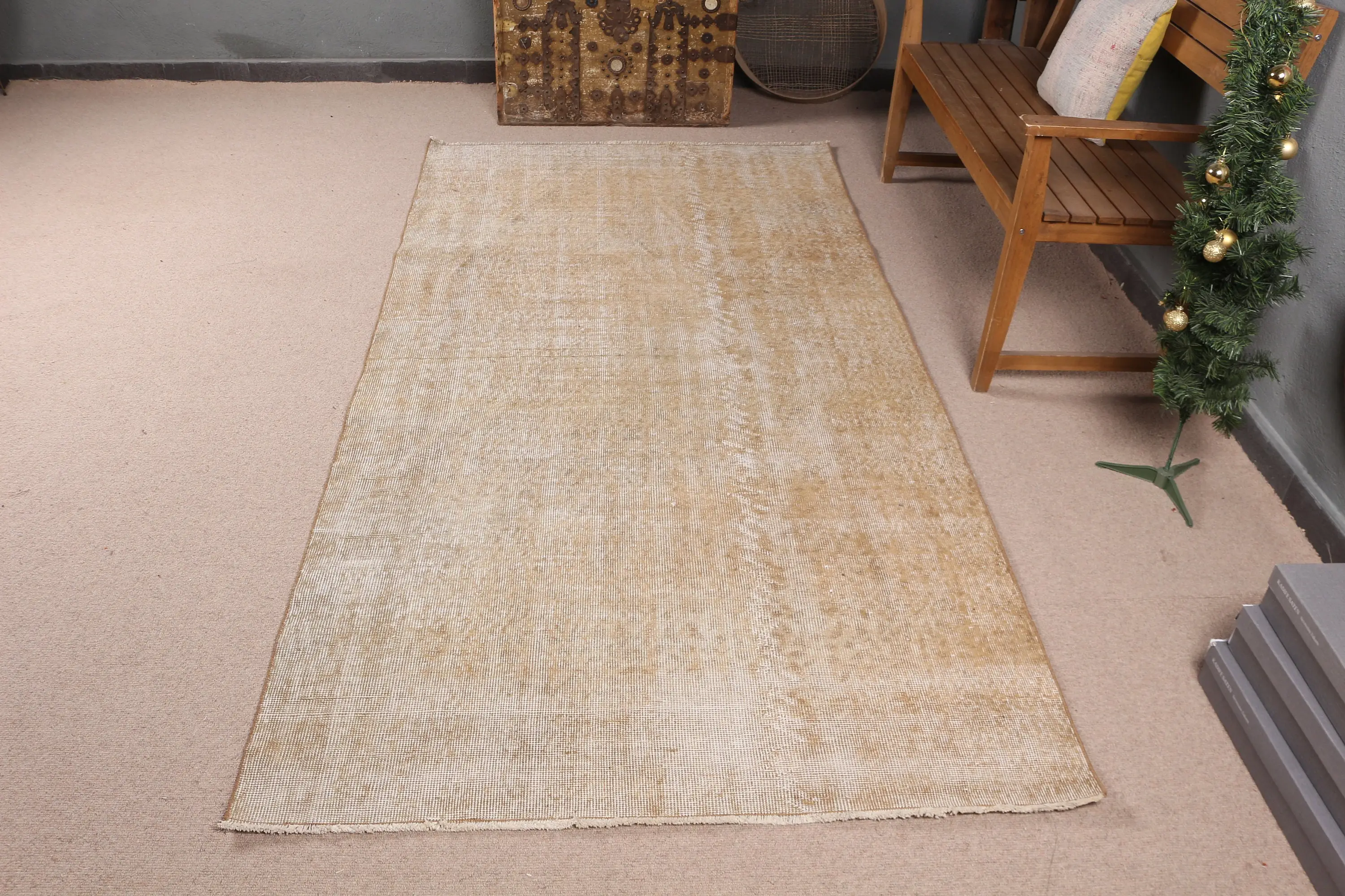 Vintage Halı, 4.3x8.5 ft Türk Halısı, Kahverengi Bordürlü Yün Halı - 1