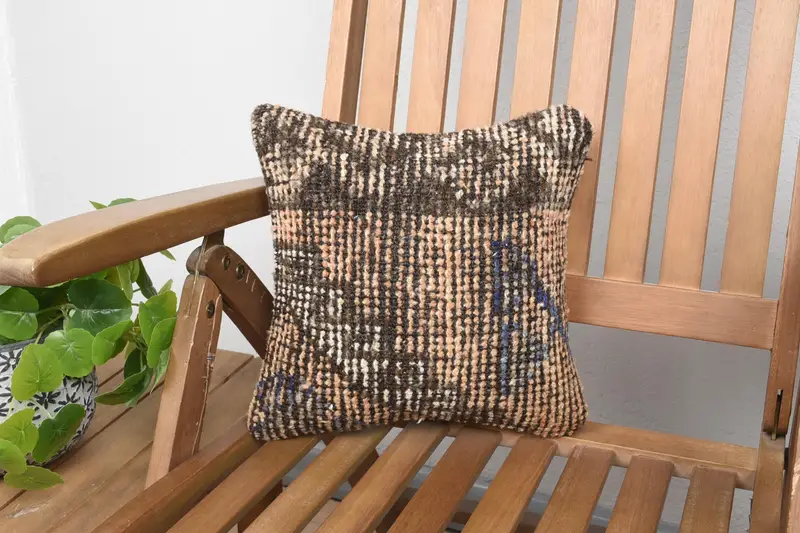 Geometrisches Kissen in Orange und Braun, Vintage-gesticktes Kissen