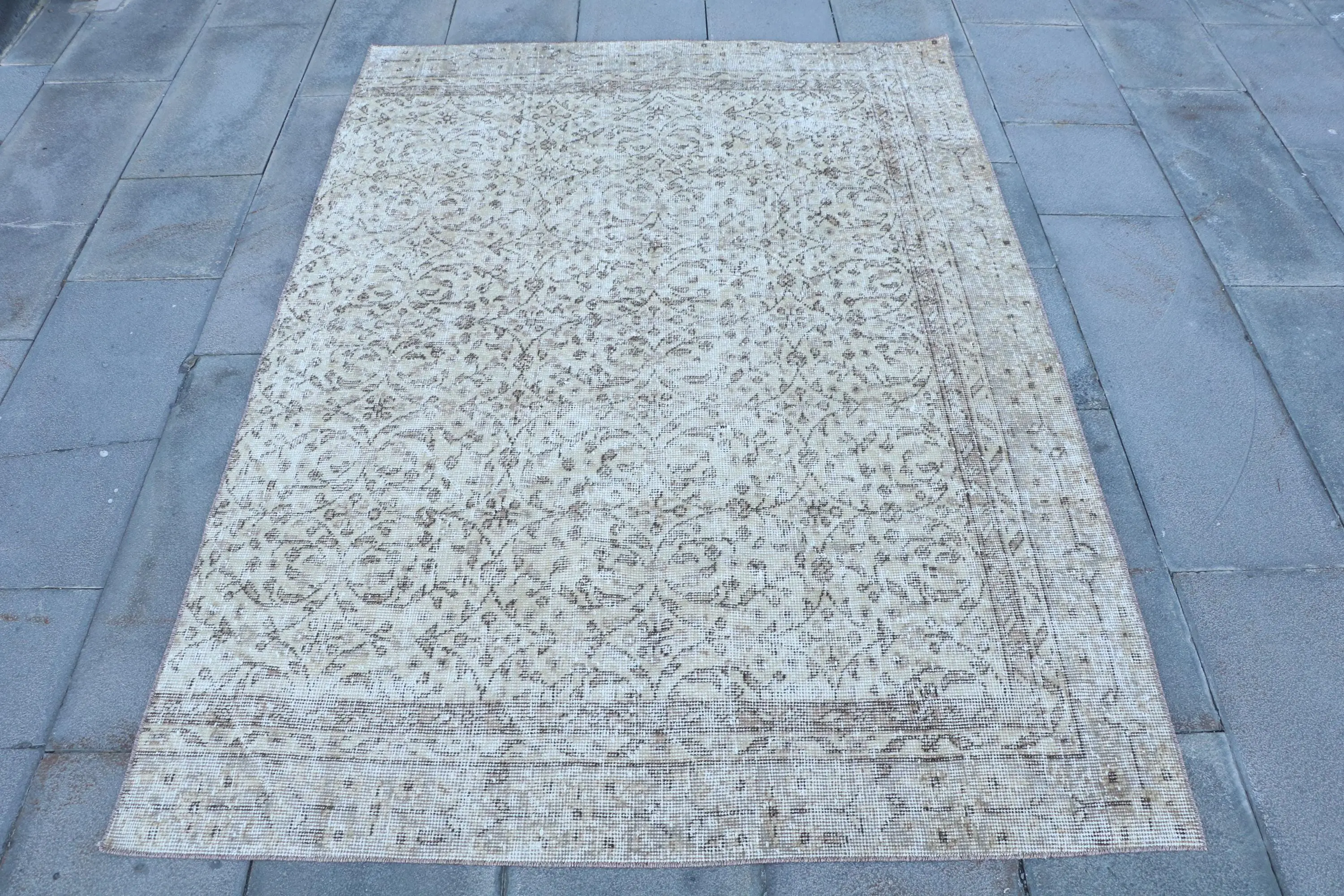 Vintage Area Rug, 4.3x6.1 ft Turkish Rug, Brown Floral Wool Rug - 1