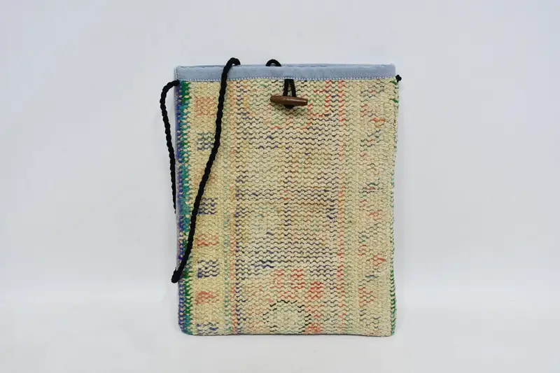 ヴィンテージモチーフと調節可能なストラップ付きアールデコキリムバッグ、クロスボディキリムバッグ