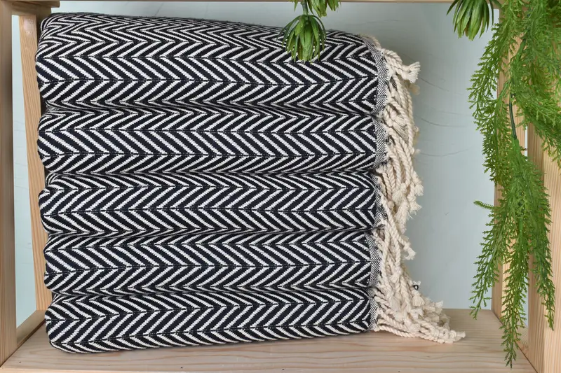 Monogram Beach Towel, Summer Towel, Mother Of The Groom Gift, Bachelorette Party Gifts Bridesmaids, Bridal Shower Favors, 70x40 Cotton Zig zag Towel - 2