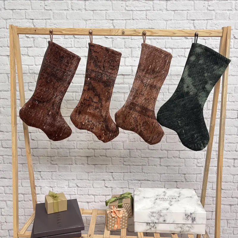 Gökkuşağı Süsleri Noel Çorabı, Şenlikli Tatil Dekoru Çorabı