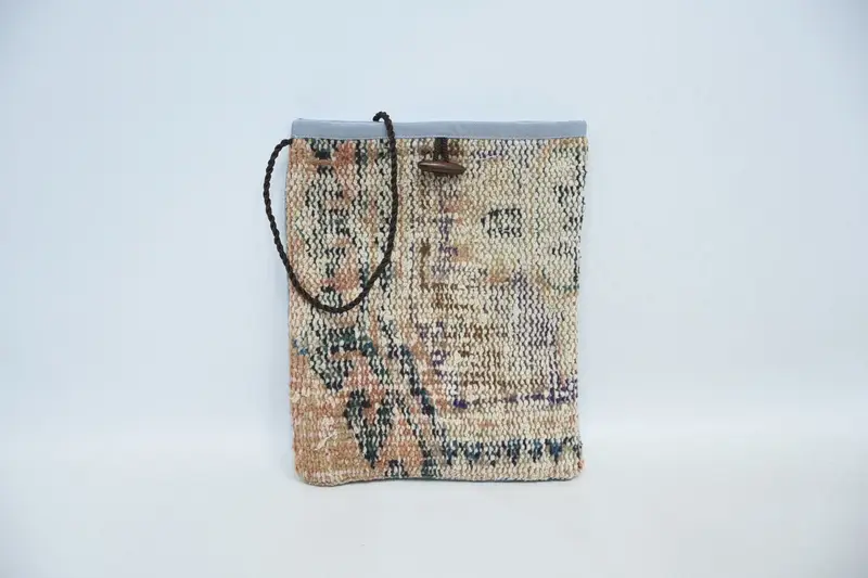 ヴィンテージモチーフのウールショルダーバッグ、ボヘミアン＆ヒッピーキリムバッグ