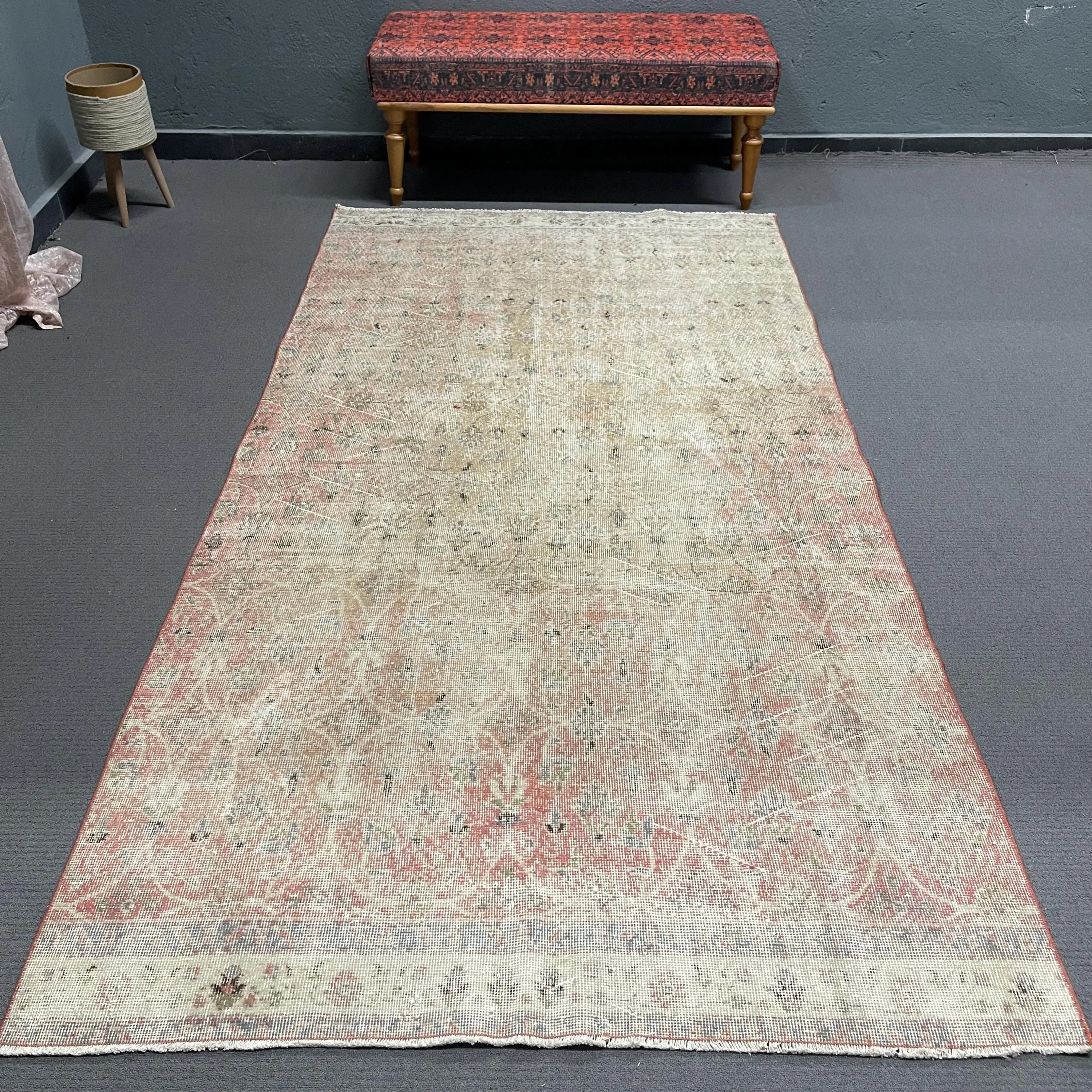 Türk Vintage Halısı, 4.6x8.9 ft Büyük Halı, Kırmızı Beyaz Çiçekli Halı - 1