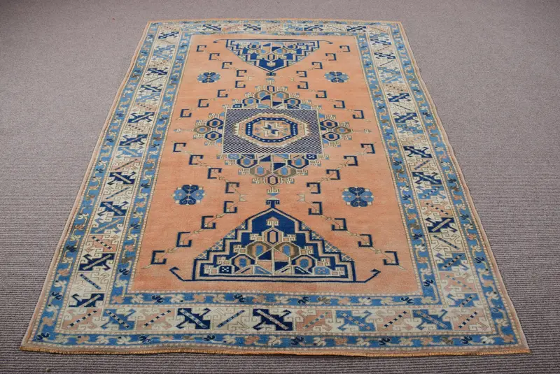 Canlı Turuncu ve Mavi Halı, 5,2x6,9 ft Puantiyeli Tasarım