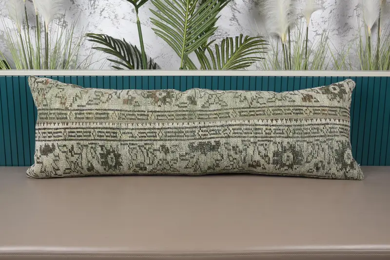 Grün-braunes Patchwork, 16x48 besticktes Wurfkissen