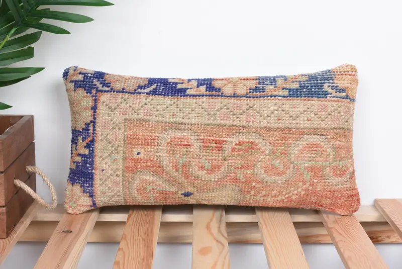 Beige & Braunes Blumenkissen, 8x16 handgemachtes Kissen