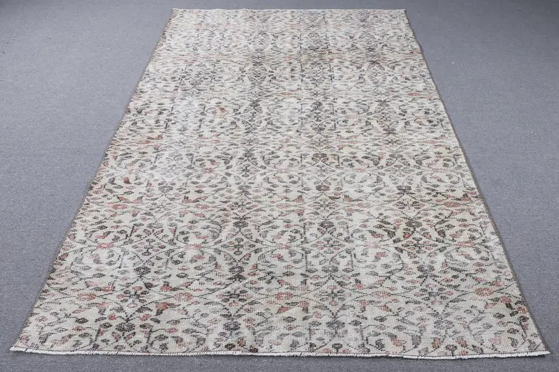 Elegant Green & Purple Rug, 5,3x8 ft Persian Design