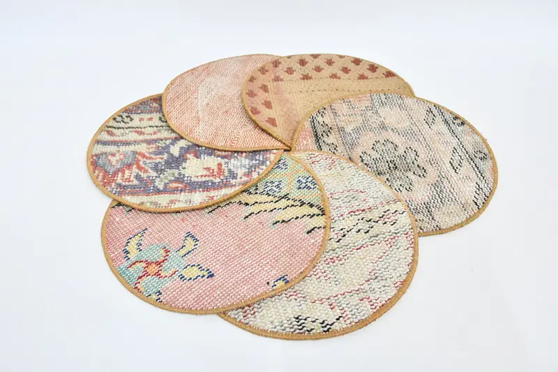 ボヘミアン ベージュ & グリーン プレースマット、30 インチ ボヘミアン プレースマット