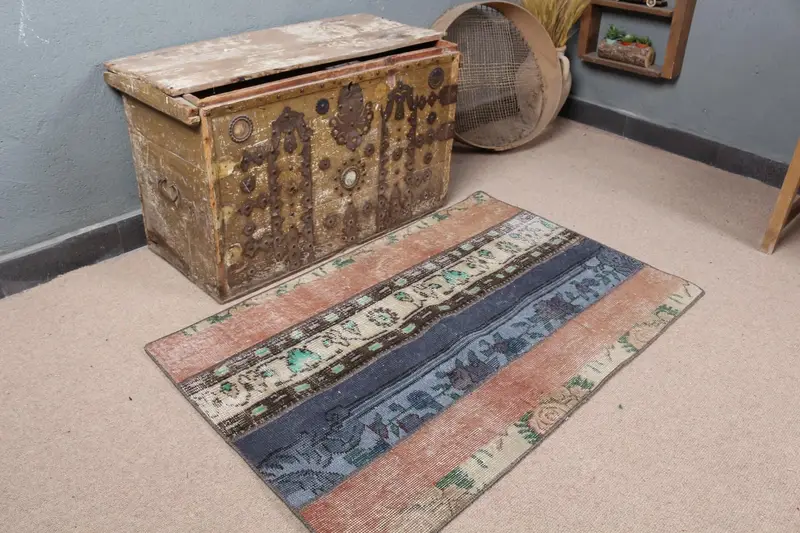 Orange-brauner Teppich, 2,5 x 3,9 Fuß großes botanisches Design