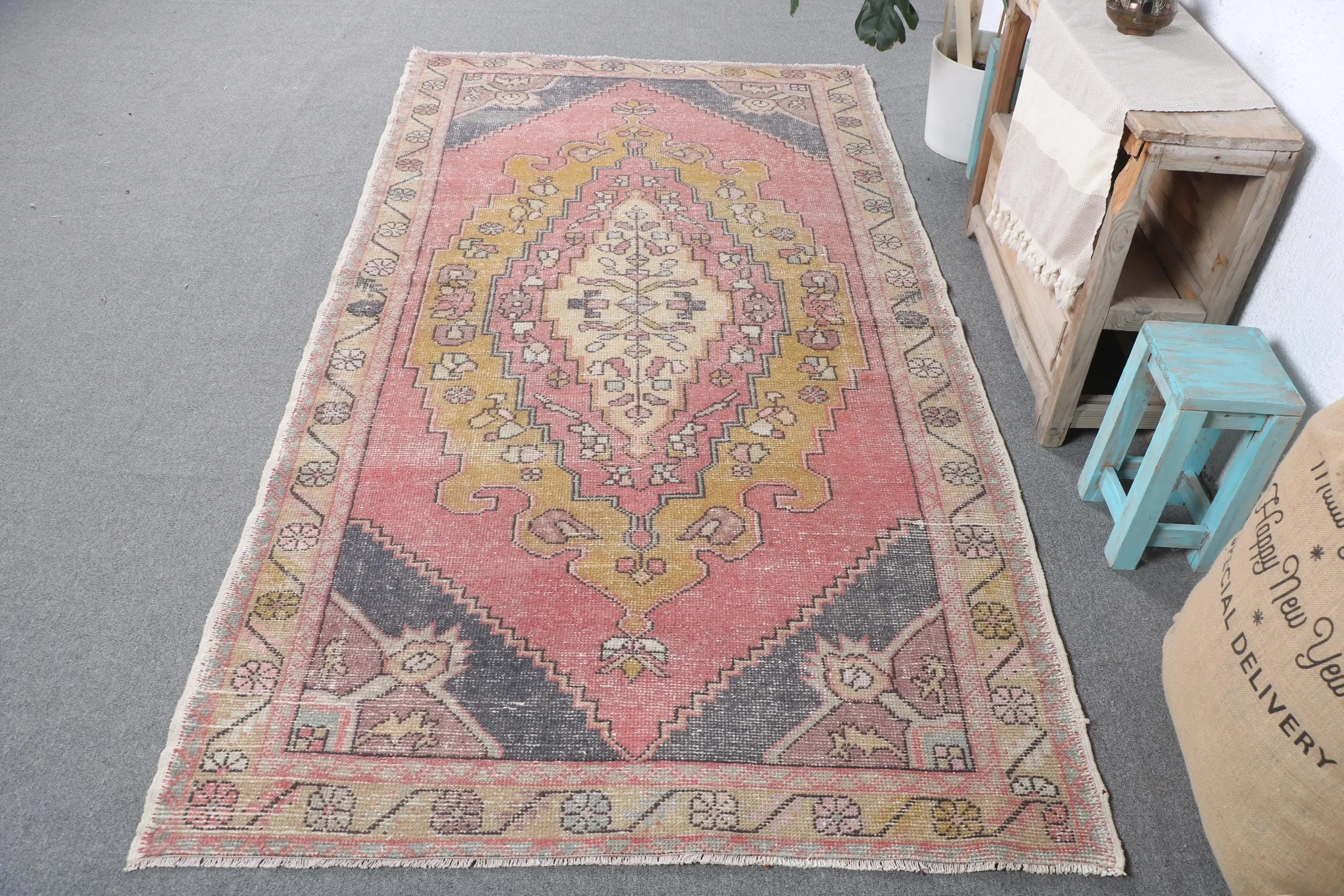 Turkish Area Rug 4.3x8.1 ft (130x247 cm), Vintage Red Bordered Wool Rug - 1