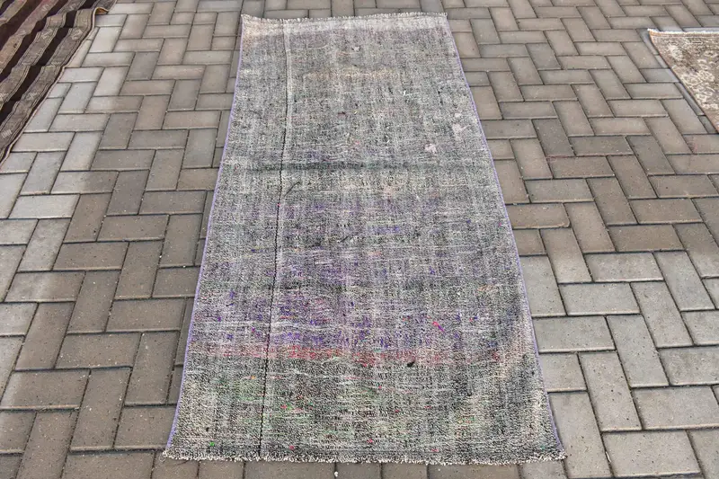 Türkischer Vintage-Teppich, 90 x 187 cm, Kelim-Teppich aus grauer Wolle - 1