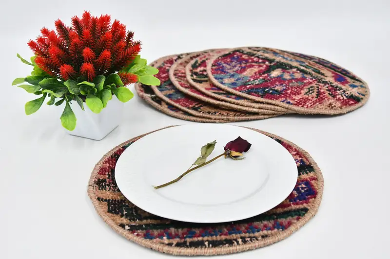 ボヘミアン サークル プレースマット、レッド & ブラウン コットン ウール アールデコ調装飾