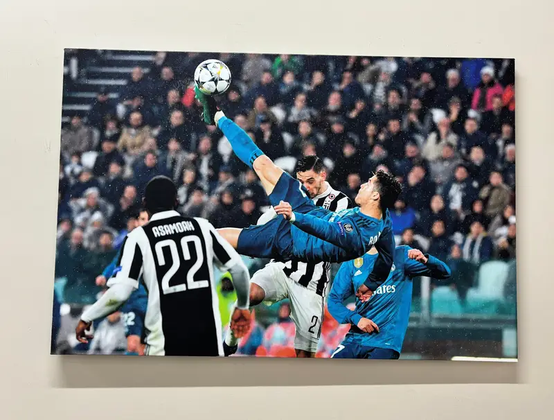 Trendige Fußball-Leinwand: Kultiger Fußballspieler-Druck für Fans