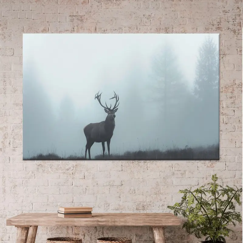 Büyüleyici Geyik Manzarası Kanvas Tablosu: Sisli Havayı Kucaklayın