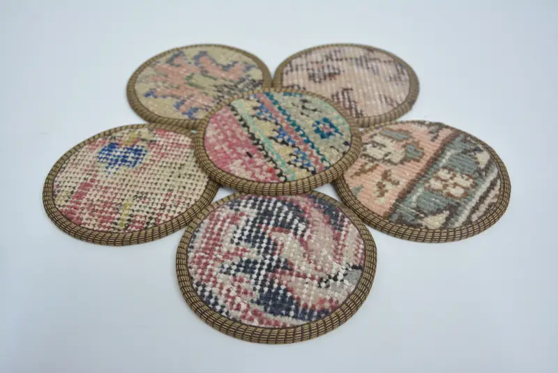 Posavasos redondo bohemio, posavasos bohemio beige y rojo