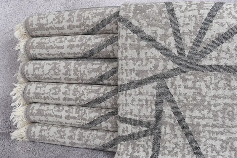 Sandfreies Handtuch, Bio-Handtuch, 70x40 Baumwoll-Asymmetrie-Designtuch, Geschenk des ersten Hochzeitstags, Sticktücher, personalisiertes Hochzeitsgeschenk - 2