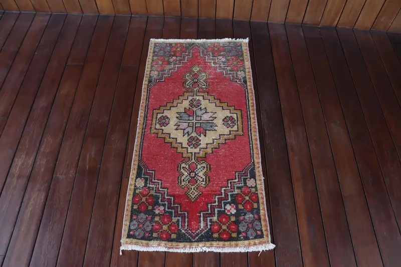 Türk 1.6x3.3 ft Halı, Küçük Vintage Halı, Kırmızı Gri Katı Yün Halı - 1