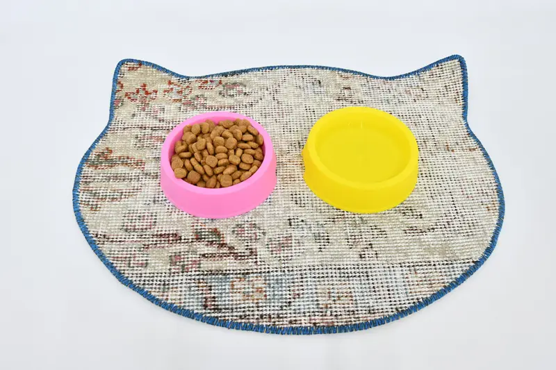 Orta Bej ve Bronz Köpük Dolgulu, Kaymaz Pamuklu Pet Mat