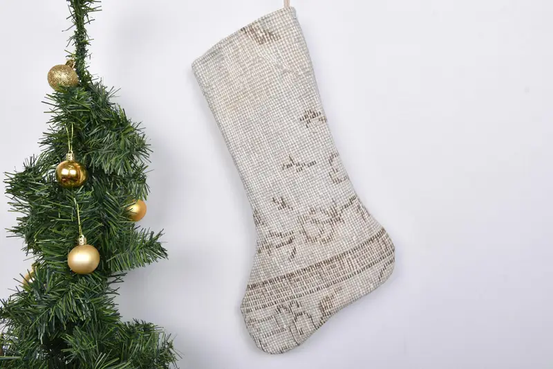 Patrón de adornos navideños festivos, calcetín navideño de 7 pulgadas de ancho