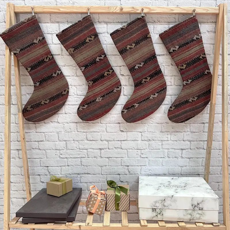 Gri ve Pembe Noel Süs Çorabı, 6 İnç Geniş Tatil Dekoru