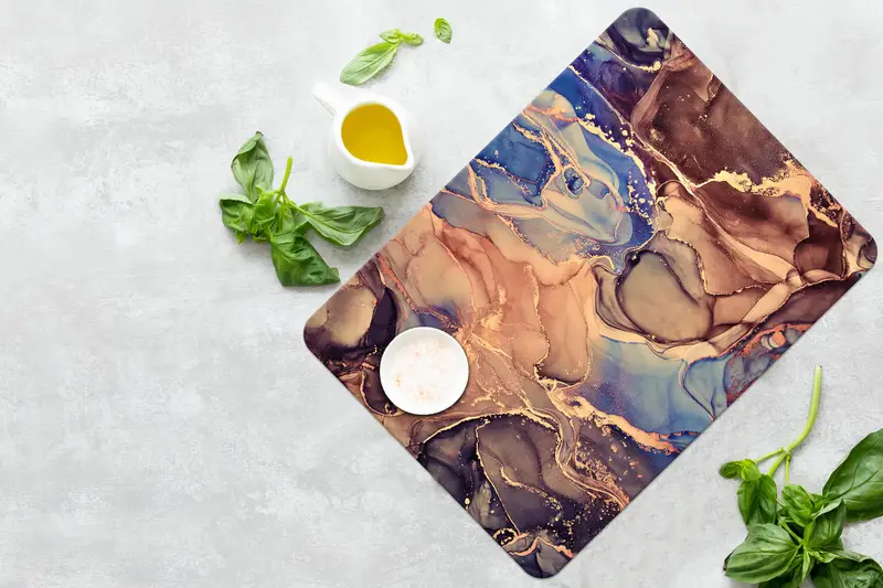 強化安全性を備えた現代的な青い大理石ガラスまな板