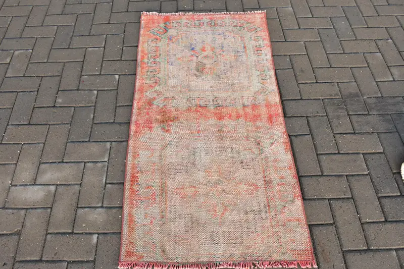 Türk Vintage Oushak Halı 2.4x4.6 ft (73x139 cm), Kırmızı Puantiyeli Yün Halı - 1