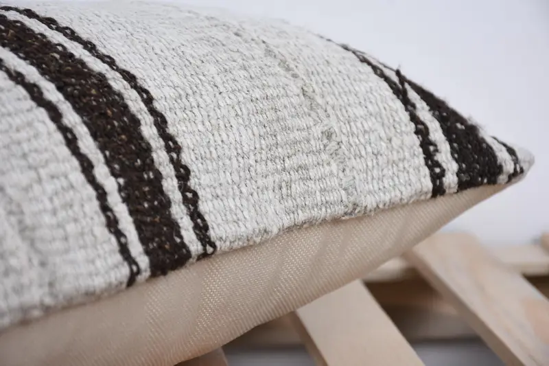Almohada vintage, cubierta de almohada de kilim, caja de cojín blanco de 12x20, almohada, almohada de diseñador de interiores, caja de almohada de lanzamiento de diseñador, almohada turca de kilim - 7