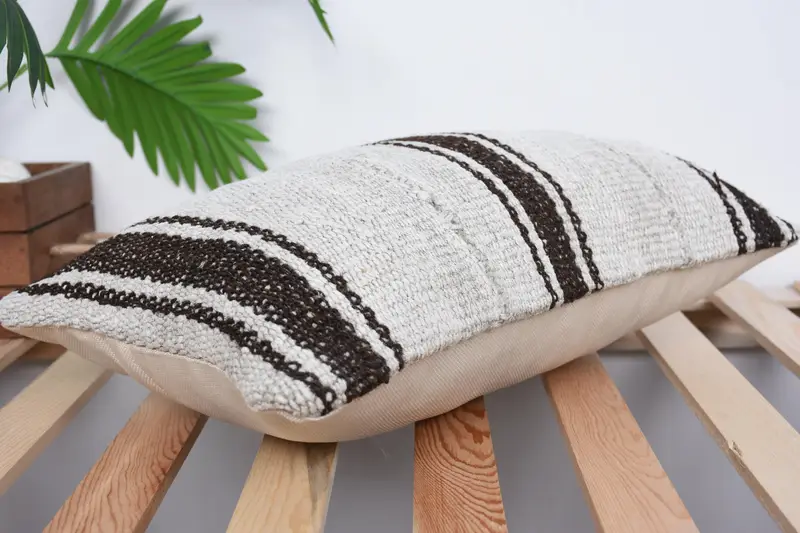 Almohada vintage, cubierta de almohada de kilim, caja de cojín blanco de 12x20, almohada, almohada de diseñador de interiores, caja de almohada de lanzamiento de diseñador, almohada turca de kilim - 6