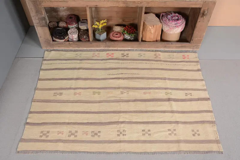 5.6x3.9 ft Kilim Turkish Rug, Beige Geometric Vintage Rug - 1